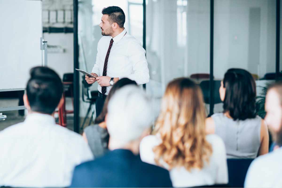 Les formations professionnelles à suivre pour travailler dans le milieu de la finance